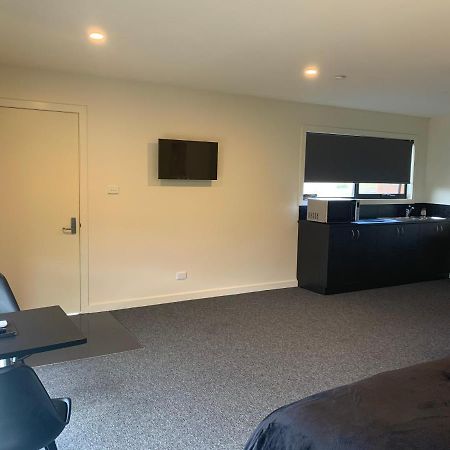 Longford Queens Arms Hotel מראה חיצוני תמונה