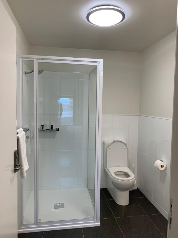 Longford Queens Arms Hotel מראה חיצוני תמונה
