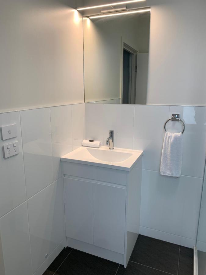 Longford Queens Arms Hotel מראה חיצוני תמונה
