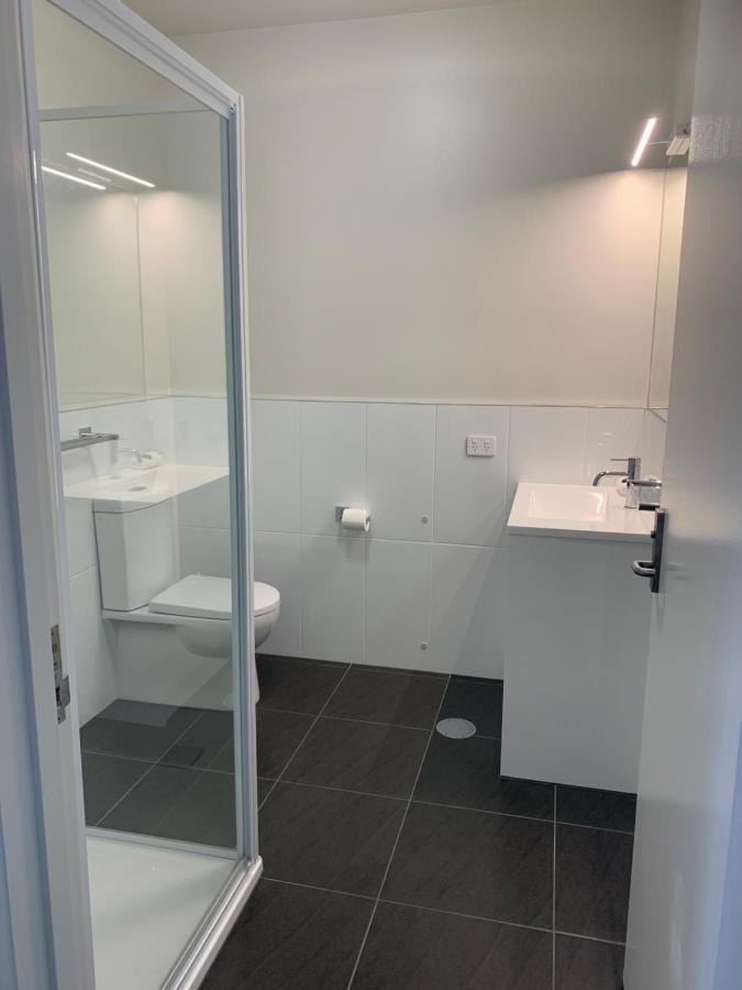 Longford Queens Arms Hotel מראה חיצוני תמונה